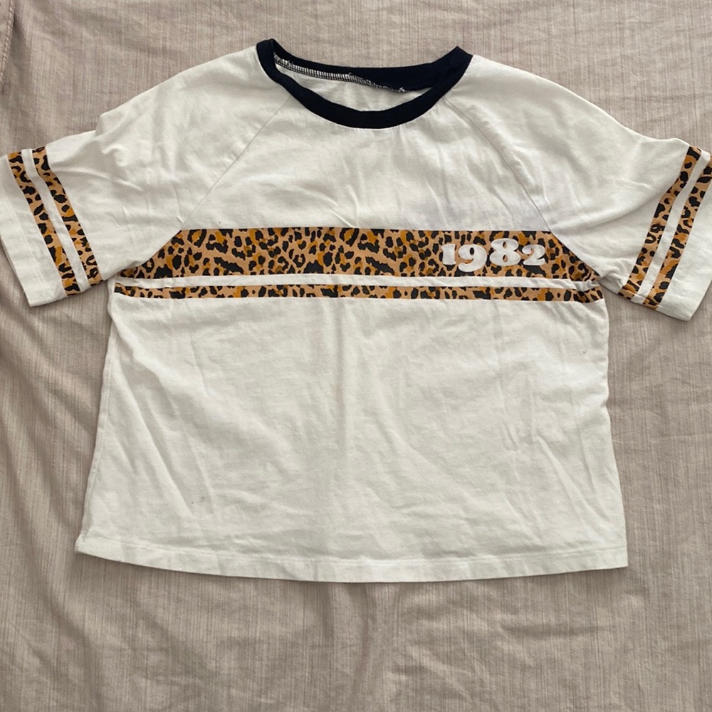 82’ cheetah crop top